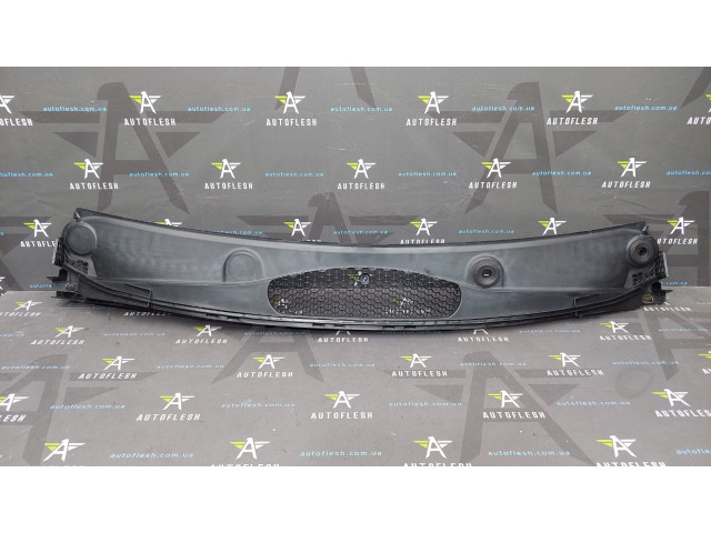 Пластик під лобове скло 9680568877, 9680962577 Citroen Berlingo Peugeot Partner бу